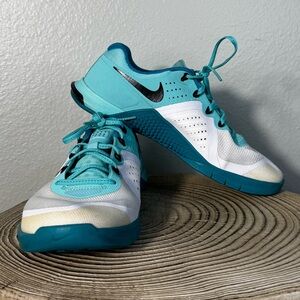 Nike Metcon 2 821913-101 Turquoise and White Sneakers Tennis Shoes